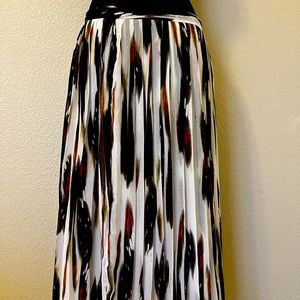 ✨ Banana Republic Beautiful Tea length Skirt - size 12👗